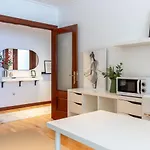 Ah Delux3rooms Vut6893as